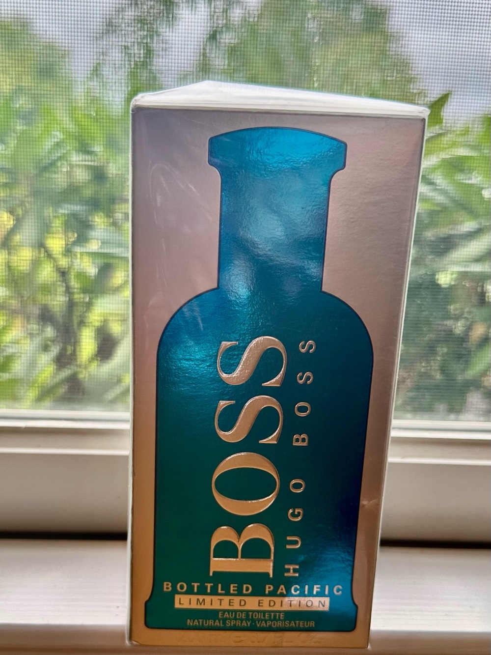 NIB Boss Blue and Gold Limited Edition Bottle Decor